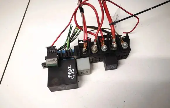 Audi A3 S3 8L Fuse box set 8l0941822