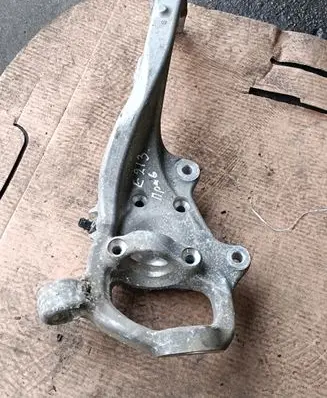 Mercedes-Benz E W213 Front wheel hub spindle knuckle A2133324800