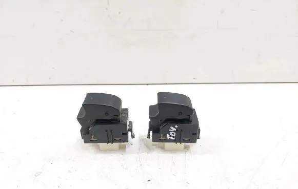 Toyota Avensis T250 Electric window control switch 8481005050 37080A68A06
