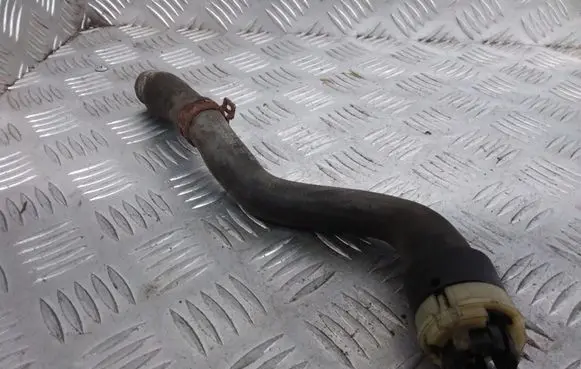 Opel Zafira B Engine coolant pipe/hose 13118275