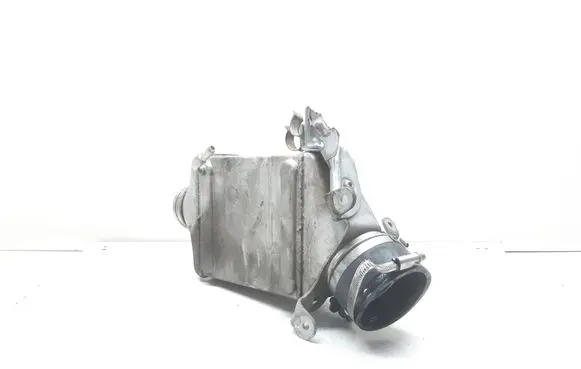 BMW X6 M Intercooler radiator 7589469 17517589469
