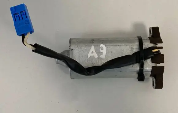 Mercedes-Benz C W203 Seat adjustment motor A2038203642 1134301 102V500016