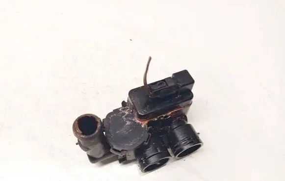 Mercedes-Benz E W211 Coolant heater control valve A2118320584