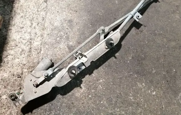 Nissan Almera Tino Front wiper linkage and motor 0390241373 1109072
