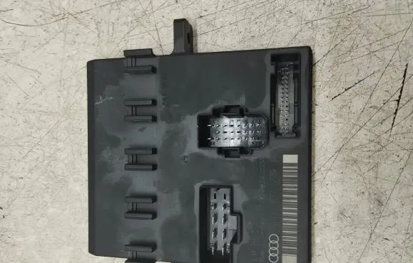 Audi A4 S4 B6 8E 8H Comfort/convenience module