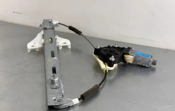 Hyundai i20 (GB IB) Rear door window regulator with motor 82460C7000