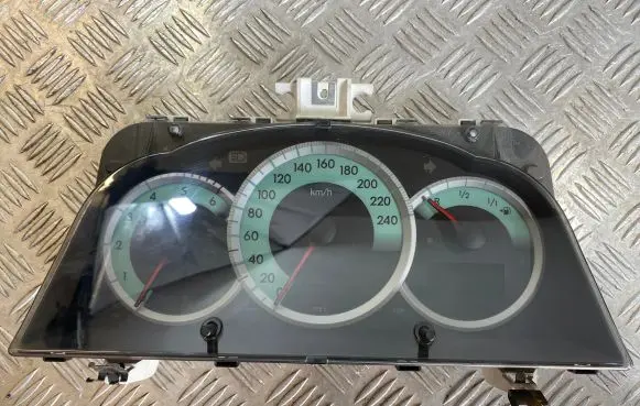 Toyota Corolla Verso AR10 Speedometer (instrument cluster) 838000F090 MB2574303100