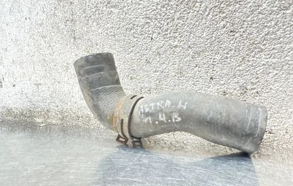 Opel Astra H Coolant pipe/hose 