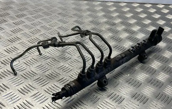 Volvo XC60 Fuel main line pipe 30777759 0445215025