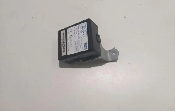 Toyota Corolla Verso AR10 Door control unit/module 897410F010 89741-0F010