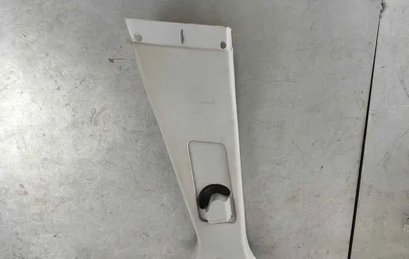 (B) pillar trim (top)