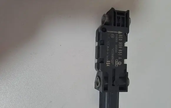 Audi A4 S4 B7 8E 8H Airbag deployment crash/impact sensor 8E0959651A 080505