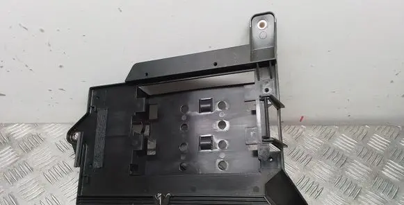 Porsche Macan (95B) Sound amplifier holder/bracket 95B035251A