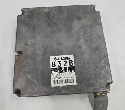 Mazda 323 Engine control unit/module B32B18881A B32BA 0797007821