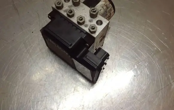 Opel Insignia A ABS Pump 13332549
