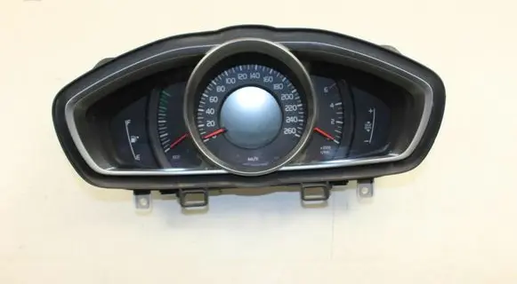 Volvo V40 Speedometer (instrument cluster) 31314481