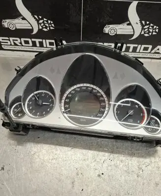 Mercedes-Benz E W212 Speedometer (instrument cluster) A2129001810