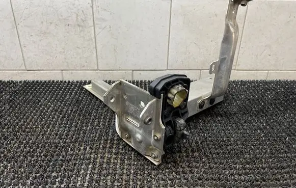 BMW 7 F01 F02 F03 F04 Radiator support slam panel bracket 7273399 7186513