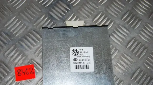 Volkswagen Golf VI Power management control unit 1K0919041