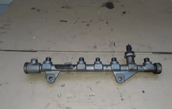 Renault Scenic II - Grand scenic II Fuel main line pipe 8200750048 0445214158 H8200576687