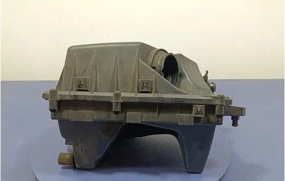 Opel Vectra C Air filter box 9177262