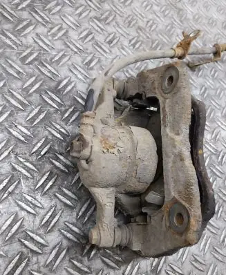 Toyota Auris 150 Front brake caliper