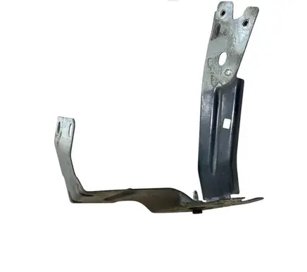 Maserati Ghibli Fender mounting bracket 673003653 673002588