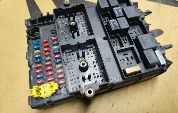 Jeep Grand Cherokee (WJ) Fuse module P56050231AD