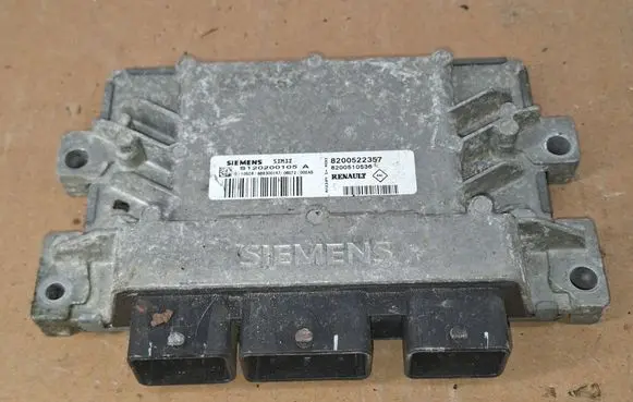 Renault Clio III Engine control unit/module S120200105A 8200522357 8200510536