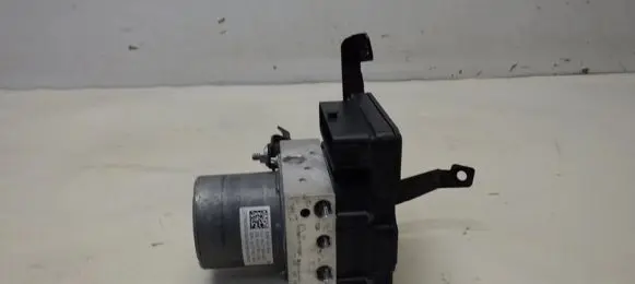 Mercedes-Benz 100 W631 ABS Pump A1779002403