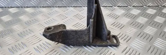 Volkswagen PASSAT B3 Power steering pump mounting bracket 027145531