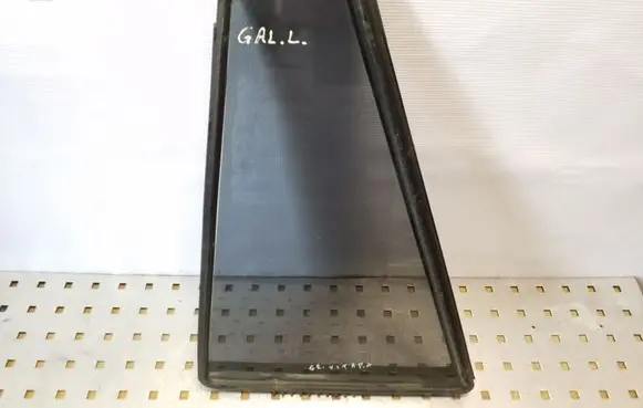 Rear vent window glass