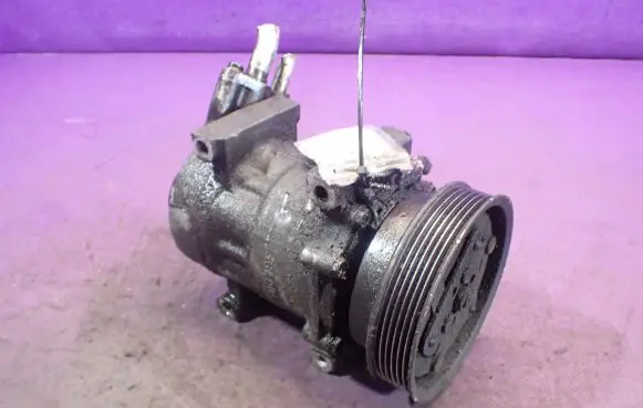 Renault Kangoo I Air conditioning (A/C) compressor (pump)