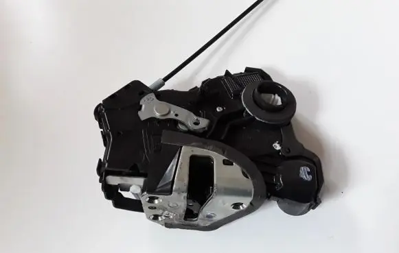Toyota Sienna XL30 III Front door lock B2311