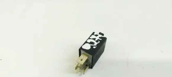 Volkswagen Golf V Other relay 141951253B 20240072