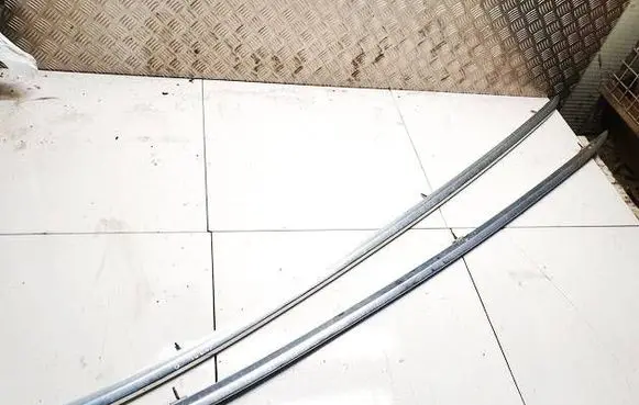 Roof bar rail