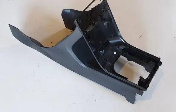 Volvo V70 Center console 30672331