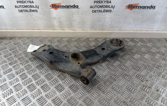 Toyota Auris E180 Front lower control arm/wishbone