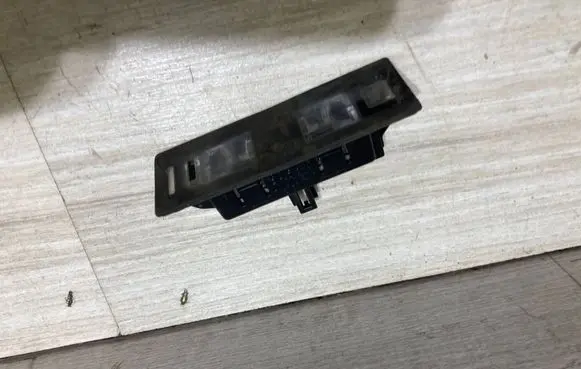 Audi Q3 F3 Number plate light 8W6943021A