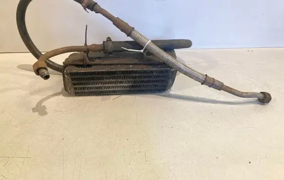 Audi Coupe Engine oil radiator 