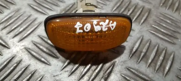 Nissan Almera Front fender indicator light