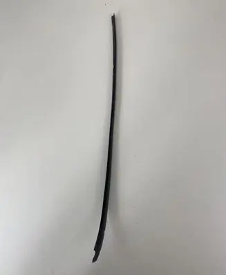 Volkswagen Touareg I Windshield trim