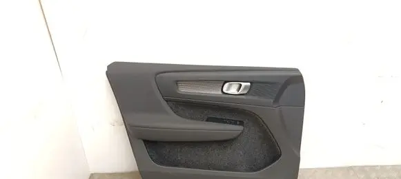Volvo XC40 Front door card panel trim 32282668