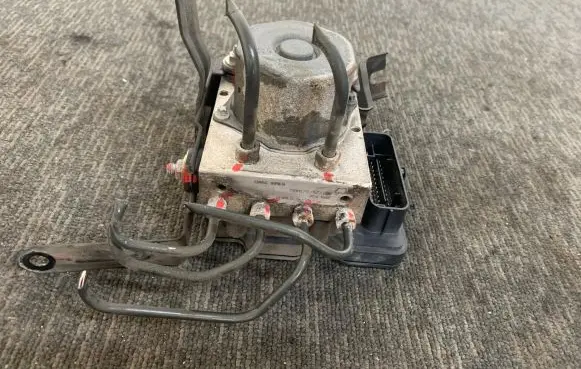 Suzuki SX4 S-Cross ABS Pump 56110-61MH0