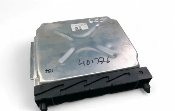 Volvo V70 Engine control unit/module ECU 30684877A