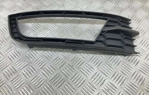 Skoda Octavia Mk3 (5E) Front bumper lower grill 5E0807682