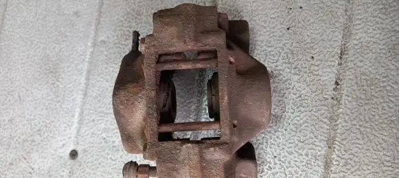 Opel Vectra B Rear brake caliper