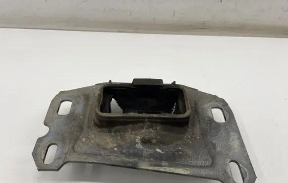 Citroen Berlingo Gearbox mount 9812667680