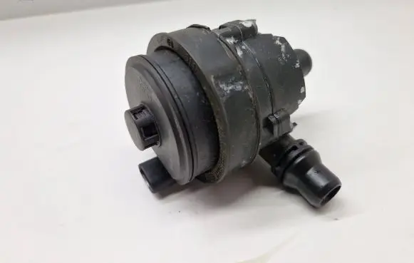 BMW X3 G01 Electric auxiliary coolant/water pump 9147359