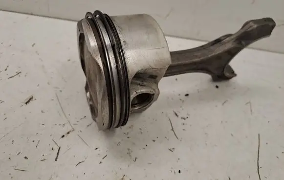 BMW 5 F10 F11 Piston with connecting rod 89L106